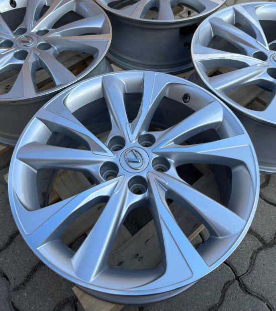 Lexus gyri alufelni 18"