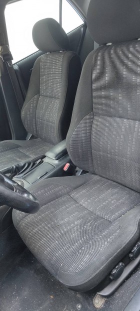 Lexus is200 fekete szvet els lsek