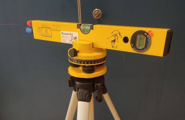 Lézeres vízmérték és szintező készlet, Powerfix Spirit Level