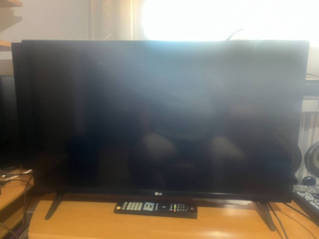 Lg 32 LJ500V Hib�s led tv hang van k�p nincs