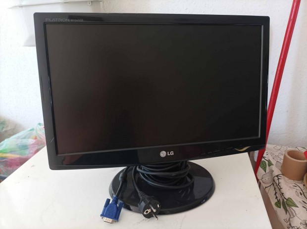 Lg W1943SB monitor elad