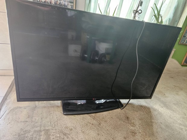 Lg tv elad 120 cm