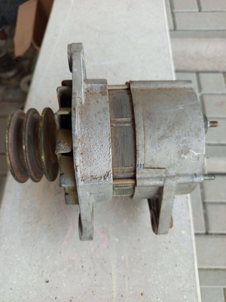 Liaz, Tátra, Forschritt E512 kombájn Magneton 28V 45A generátor