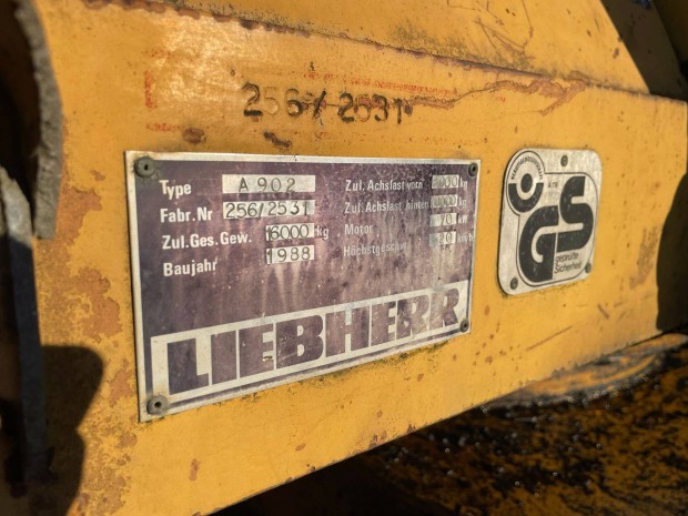 Liebher A 902