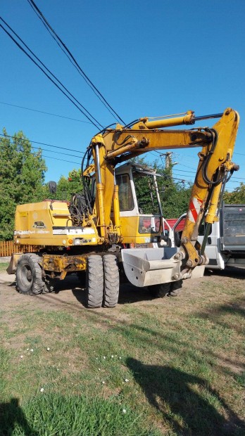 Liebherr 900