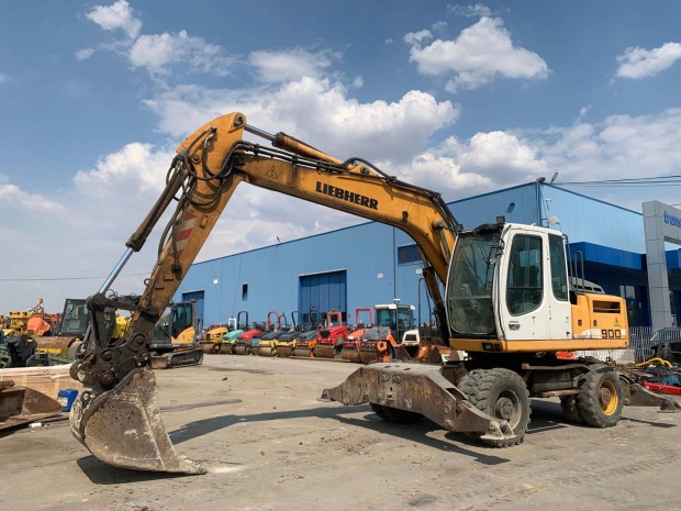 Liebherr A900C gumikerekes kotró