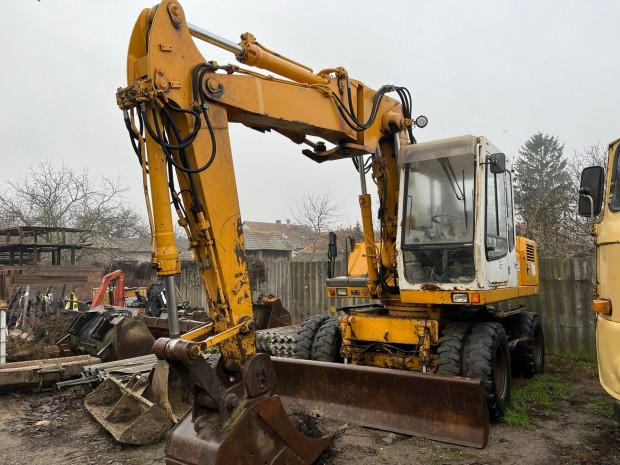 Liebherr A900 Litronic gumikerekes forgkotr