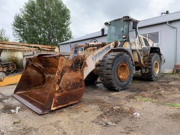 Liebherr L550 2plus2 homlokrakod bontsra