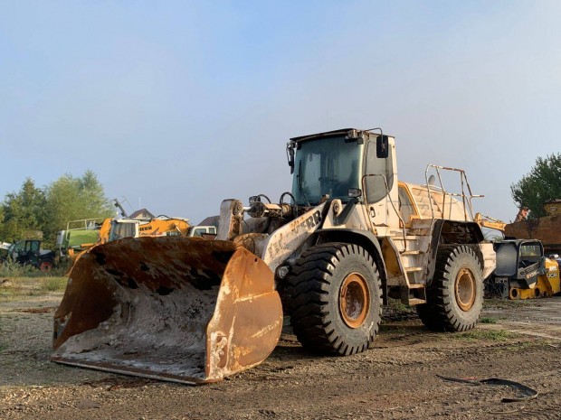 Liebherr L566 2plus2 homlokrakod