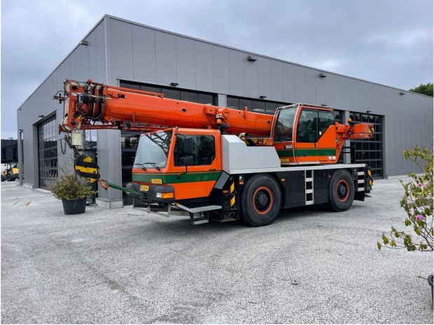 Liebherr LTM 1030 2.1 teleszkpos daru / 12.623 zemra / Lzin