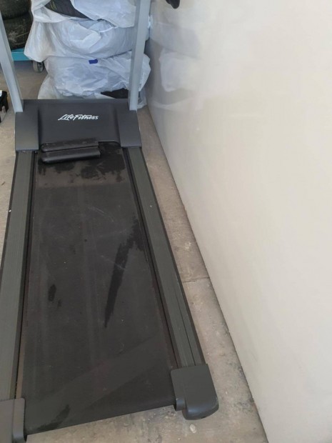 Life Fitness T3-as fut pad elad