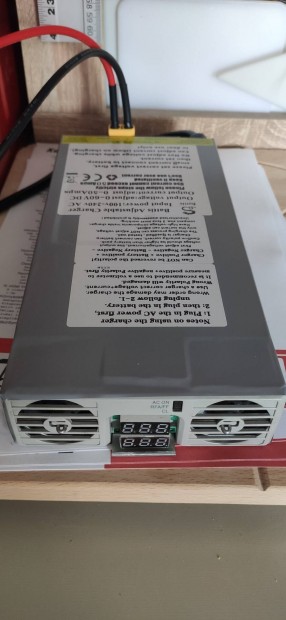 Lifepo4 töltő 0-60V/50A