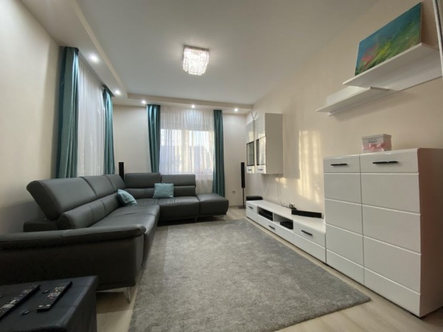 Liget lak�parkban nappali+2 szob�s lak�s kiad�