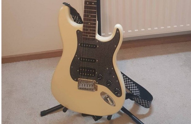 Limitlt Squier Affinity Elektromos Gitr