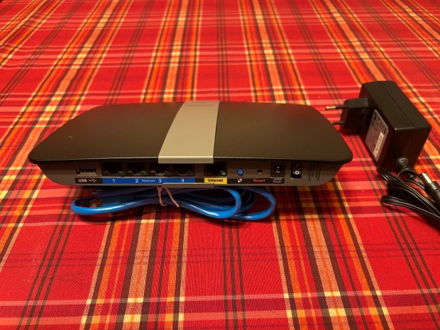 Linksys EA6200 router