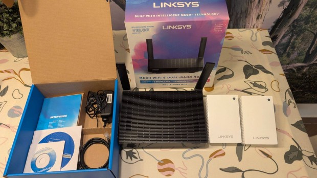 Linksys MR7350 Mesh Wifi 6 router + 2db Linksys Whw01P Extender