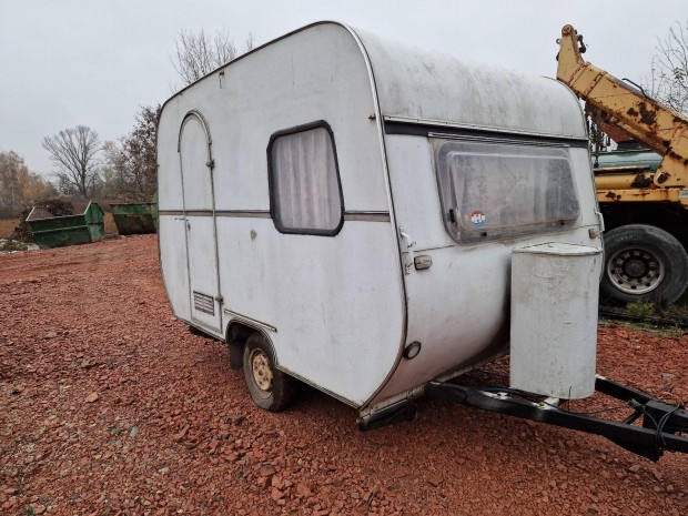 Lisz 320 lakokocsi elstorral telepitsre leszllitassal is