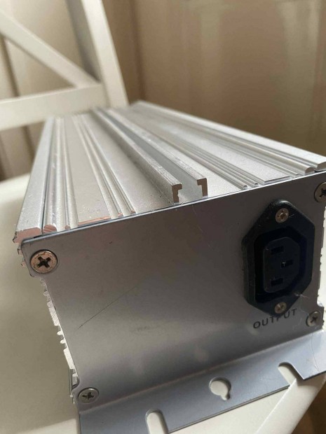 Litek 600W digitlis traf