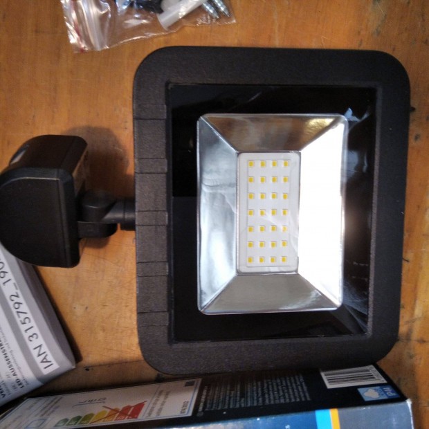 Livarno Lux 24W led outdoor light - mozgsrzkels kltri reflektor