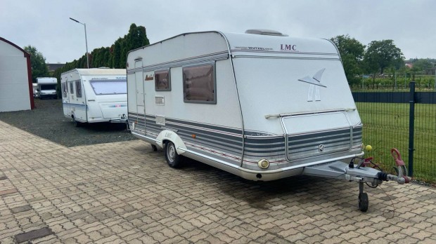 Lmc480 lakkocsi