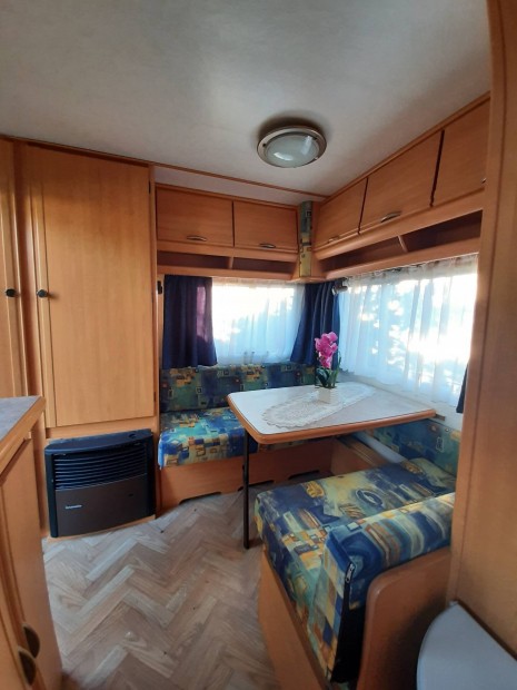 Lmc lakkocsi 5.2m2.4m lakrsz moverrel teleptsre elad