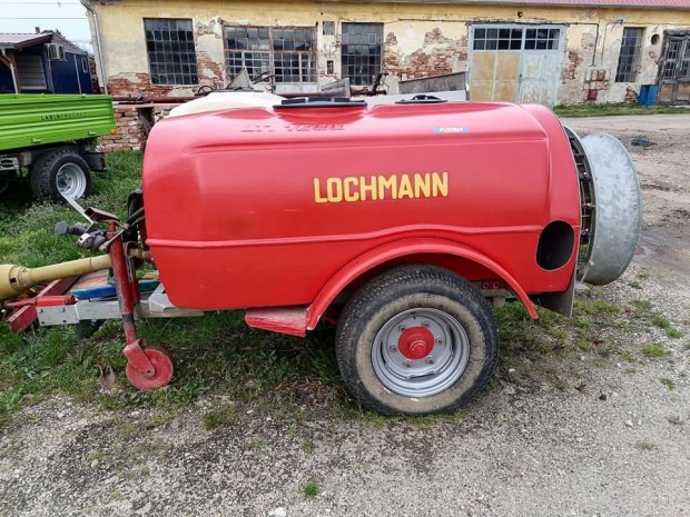 Lochmann 1000 literes vontatott ventilátoros ültetvény permetező