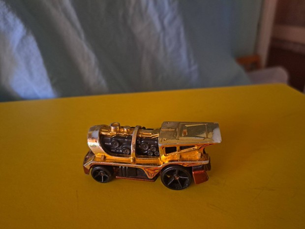 Loco Motorin Hot Wheels