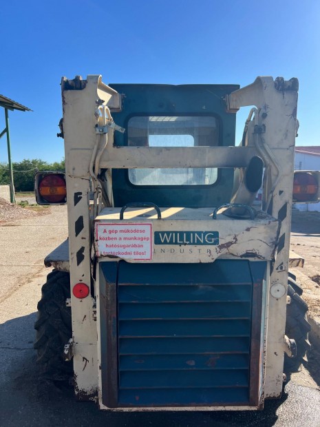 Locust 750 elad