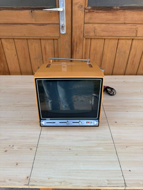 Loewe P701 TV