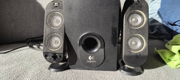 Logitech 2.1 hangfalszett
