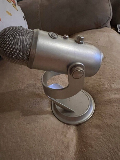 Logitech Blue Yeti usb mikrofon PC Gaming Podcast Streaming ezst