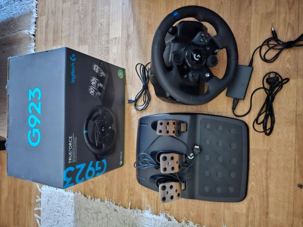 Logitech G923 PC s Xbox