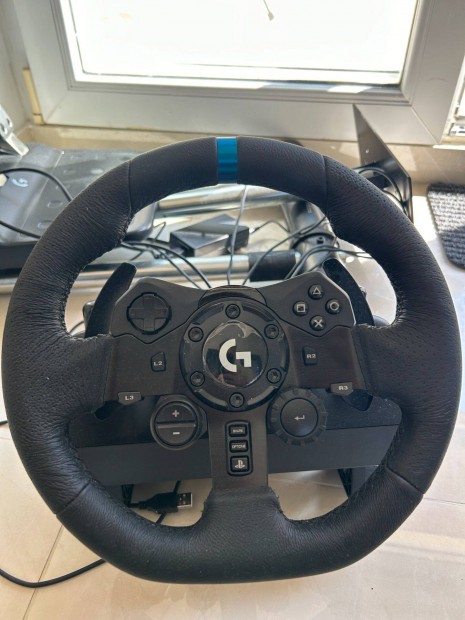 Logitech G923 Trueforce kormny szett + Wheel Stand Pro llvny egytt