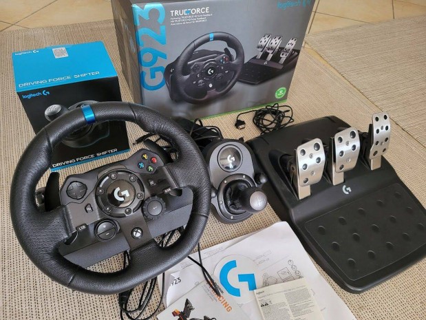 Logitech G923 kormány (PC + Xbox) + váltó