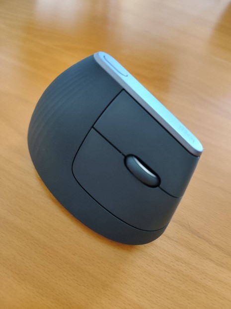 Logitech MX Vertical ergonómikus egér