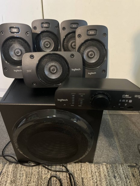 Logitech z906
