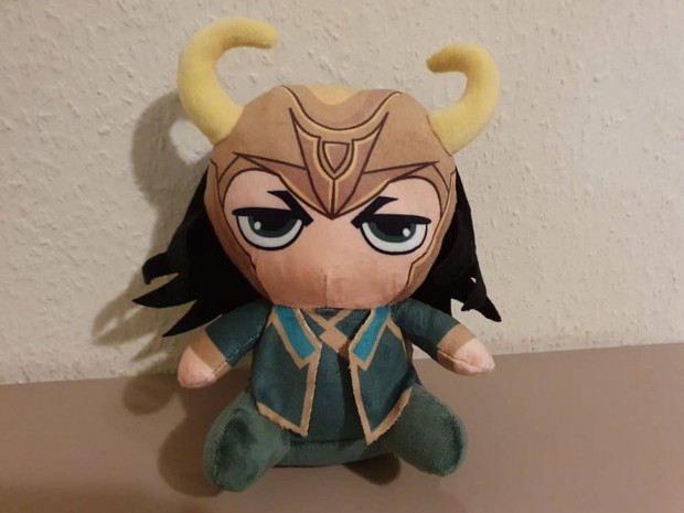 Loki Marvel Bosszllk plss 25 cm j Avengers szmlval