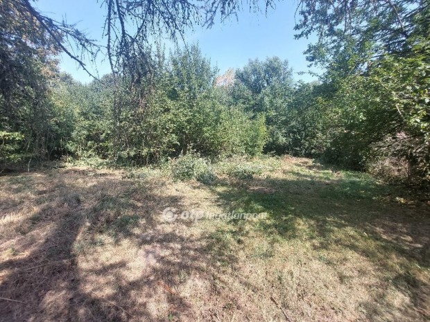 L�k�ti 2727 nm-es telek elad�