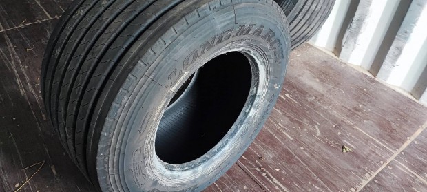 Longmarch 445/45 R19,5 ptkocsi gumi