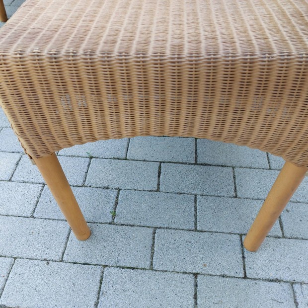 Loom sz�k nyolc darab.