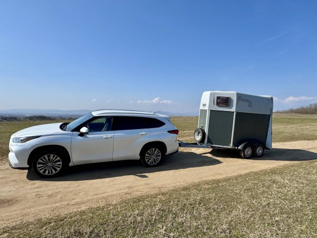 L�sz�ll�t� Humbaur