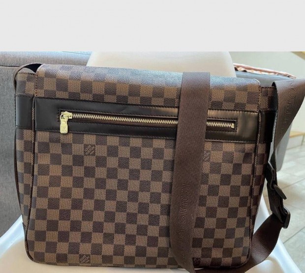 Louis Vuitton abesses messenger bag