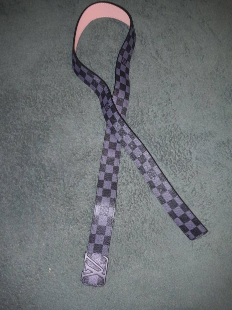Louis Vuitton öv