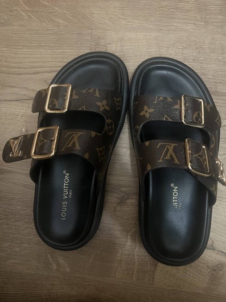 Louis Vuitton papucs