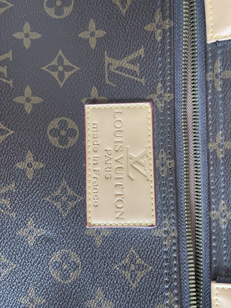 Louis Vuitton poggysz 