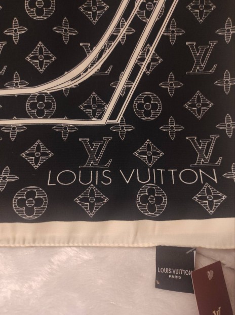 Louis Vuitton selyem sl 
