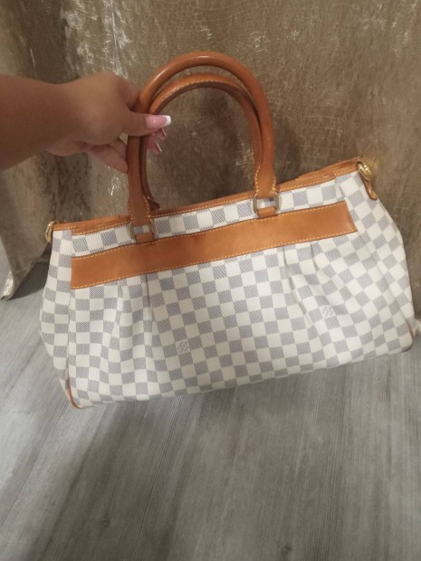 Louis Vuitton tska