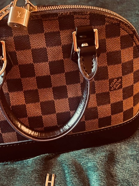 Louis Vuitton tska elad 