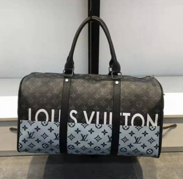 Louis Vuitton utazótáska