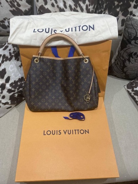 Louis Vuitton vlltska 